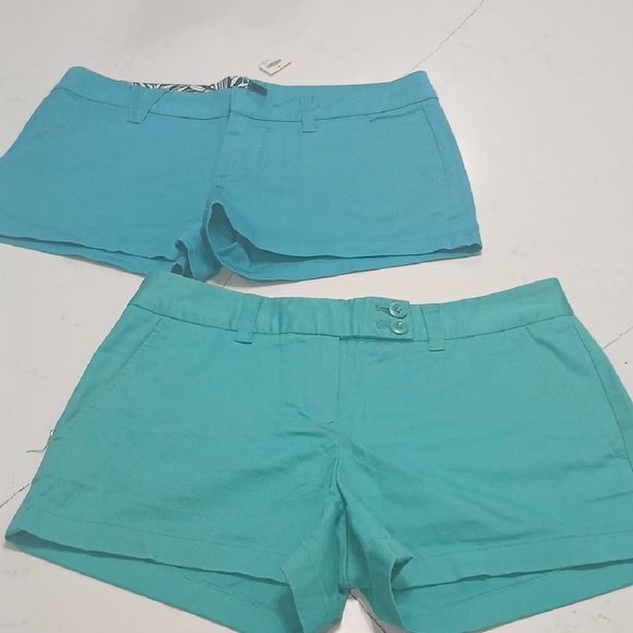 Women's Teal Shorts, One Pair Its Volcom Sz3 New, And Vineyards Pre-owned Sz 2 - Picture 1 of 12